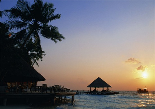 凤凰县加盟个酸辣粉店多少钱，在凤凰县加盟蓉姐酸辣粉有市场吗