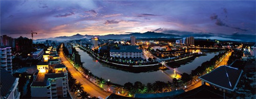 在黄冈市开果汁加盟店哪家信誉好，在黄冈市加盟椰子里饮品靠谱吗